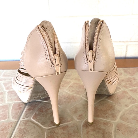 Nude Tan Strappy pumps US size 6.5, 4 inch heel - Picture 8 of 8
